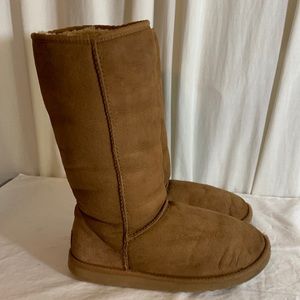 UGG Tall Classic Boots in Chestnut Brown